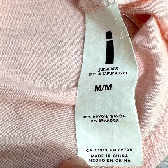Jeans by Buffalo Pink Rhinestone/Studded Lightweight Top,‎ Size M Pre-Owned - Picture 8 of 11
